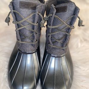 Sperry rain boats